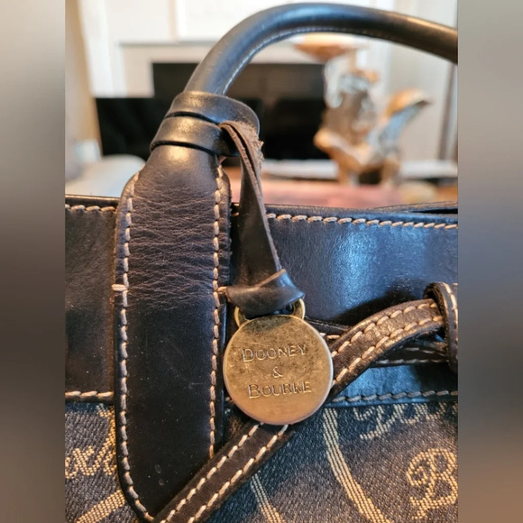Dooney & Bourke 5 pieces - Picture 10 of 16